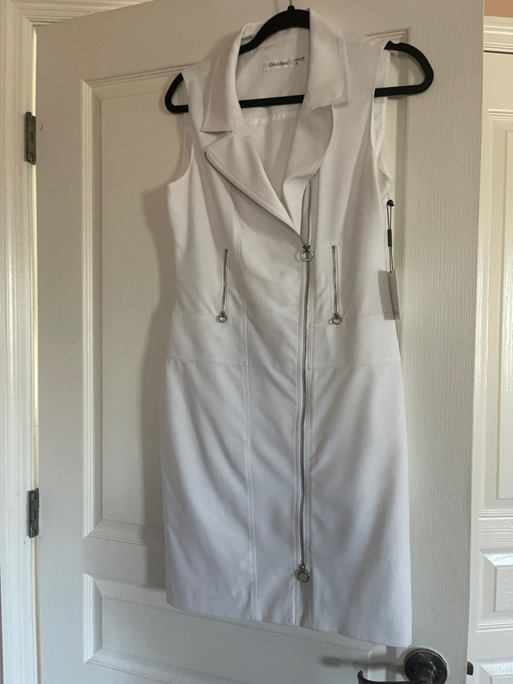 NWT Calvin Klein White Sleeveless Zip-Front Sheath Dress with Notched Collar